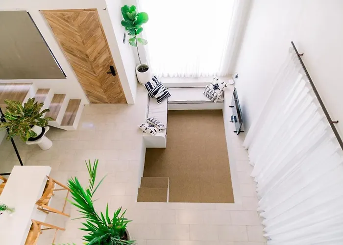 Tropical Modern Loft *