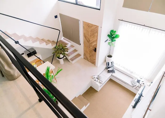 Tropical Modern Loft アパート *